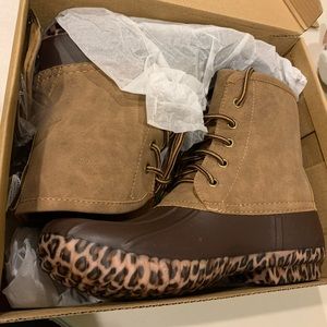 Rain duck boots